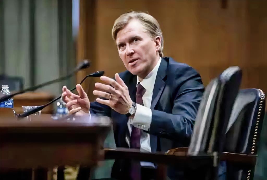 美副防长叫嚣：2030年代不与中国开战，算美国走运！
 
美国防部政策副部长科尔