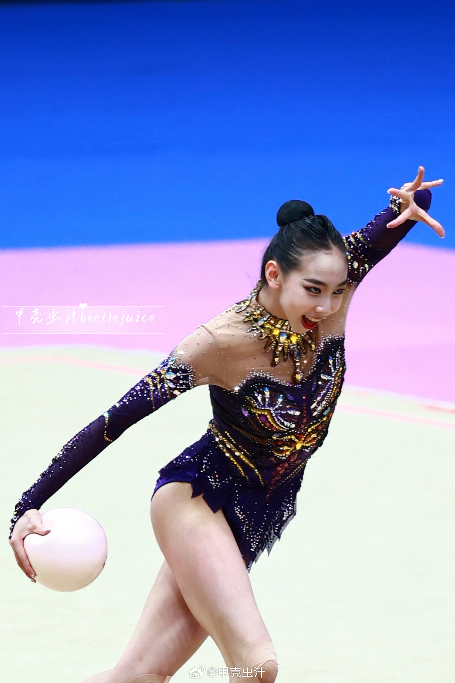 小王淇这个情绪转换地毯上的演员来的艺术体操