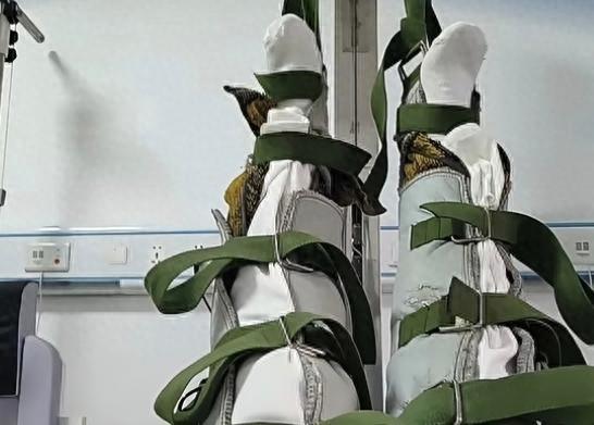 贵州，女子到医院做牵引治疗，医生说20分钟就可以，结果计时器没响，医生就搞忘了，