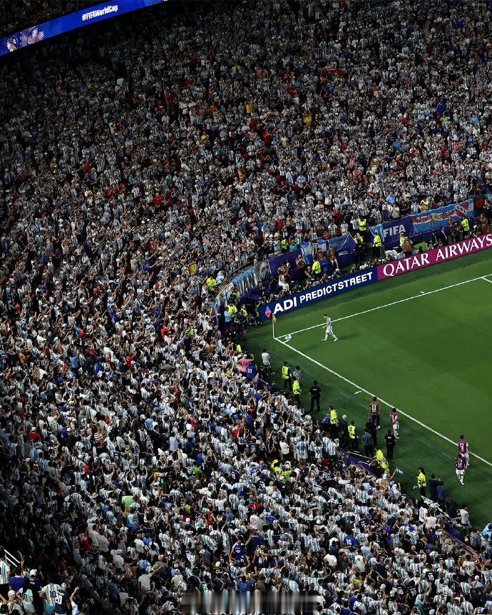 作品名：《Messi‘sCathedral》梅西圣殿🐐美加墨世界杯传世名照，入