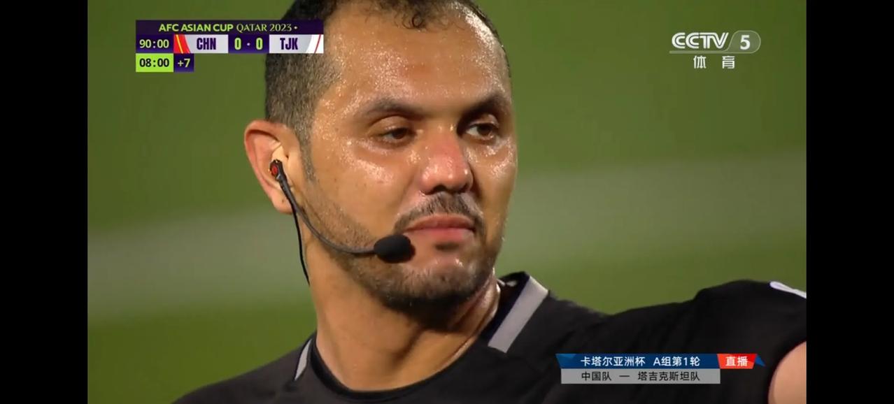 草泥马的死裁判！去死吧你！死黑哨！