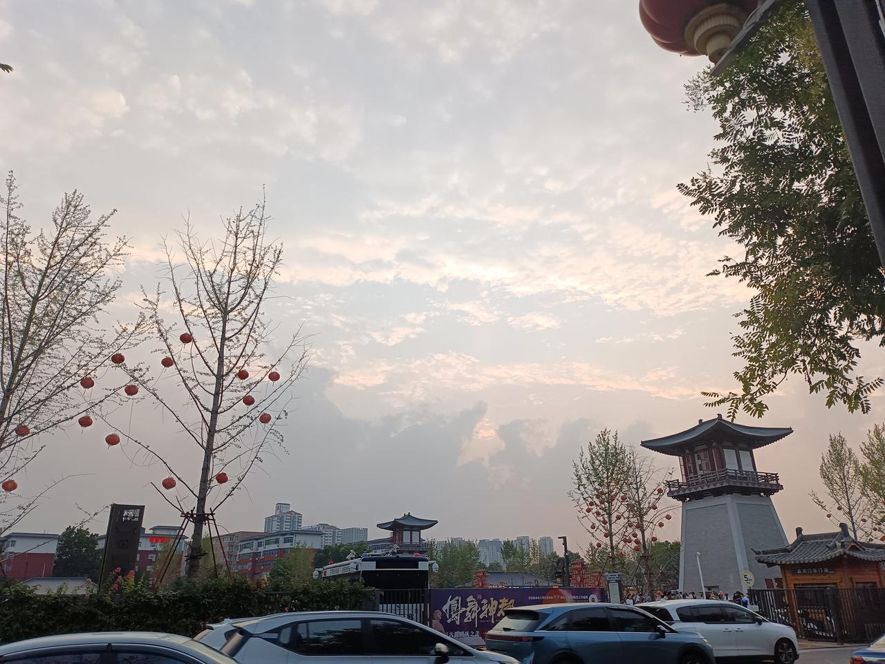 方某被查，该来的终于来了。
如果不出意外，这应该是本年度最让人眼前一亮的消息。