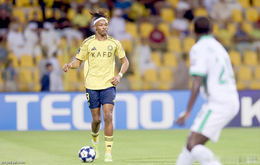 C罗和利雅得 据利雅迪亚🔴黄牌不影响西马坎和伊尼戈参加决赛穆罕默德·西马坎和伊