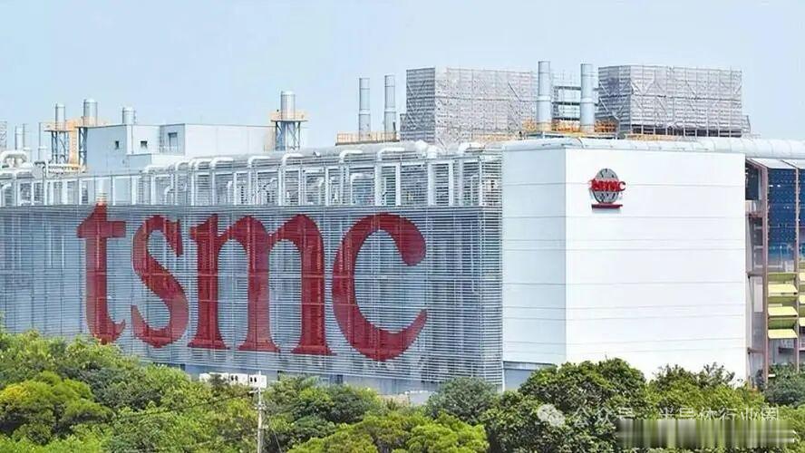 【台积电回应涨价传闻】台积电 11月3日，针对近日“2026年起5nm以下先进制
