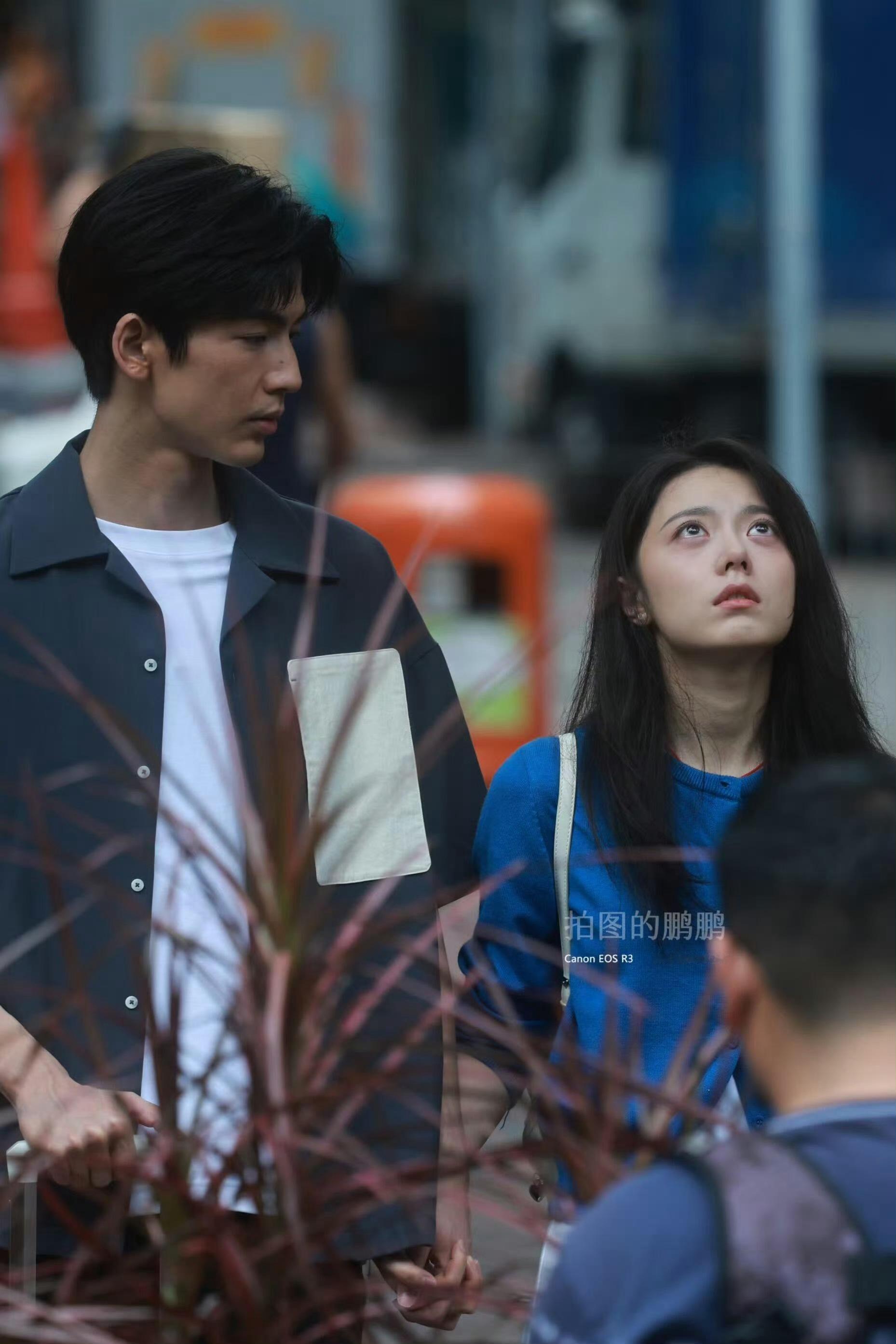 赵今麦、张凌赫 樱桃琥珀 香港街头拥吻剧照[好喜欢][好喜欢][好喜欢]醉倒在这