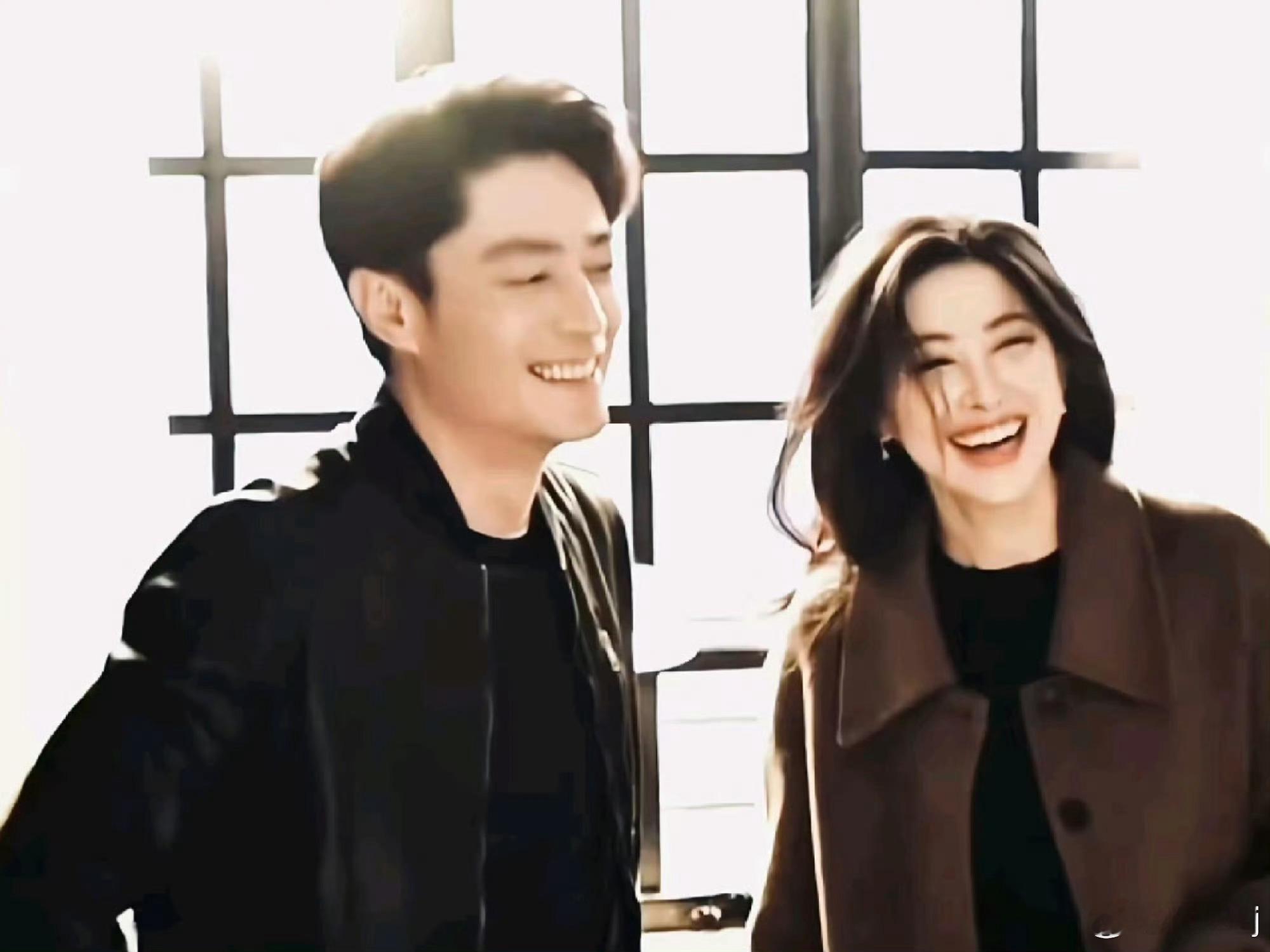 玫瑰的故事里的联动太惊喜！黄亦玫的前任与上司在新剧里从毒舌互怼到渐生情愫，看似“