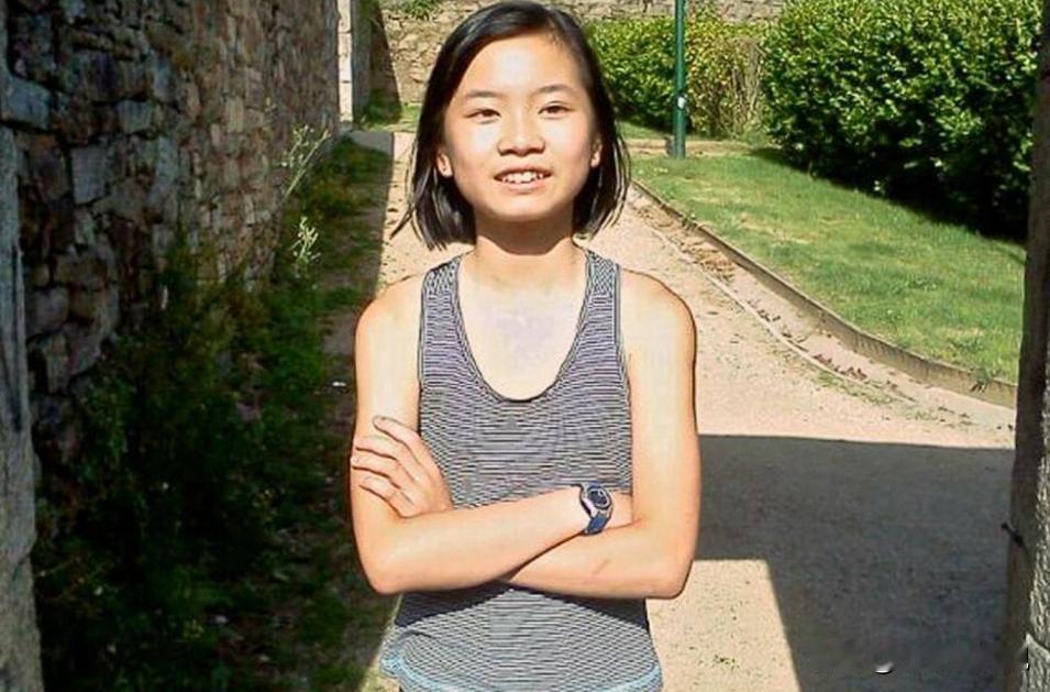 2001 年西班牙夫妇收养贵州女孩，十二年后女孩蹊跷身亡。警方调查时，在养父电脑