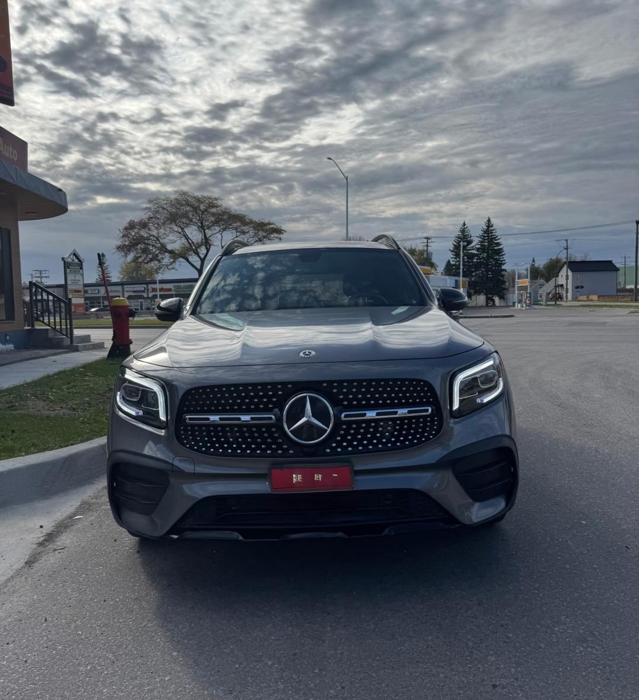 这外观和内饰完全不输X1啊，
可家用接娃买菜，
可赛道策马奔腾。[招财进宝][赞