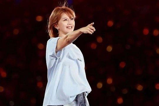 孙燕姿吴青峰太伟大了
歌手总决赛舞台让人感慨，孙燕姿、吴青峰的创作堪称华语乐坛宝
