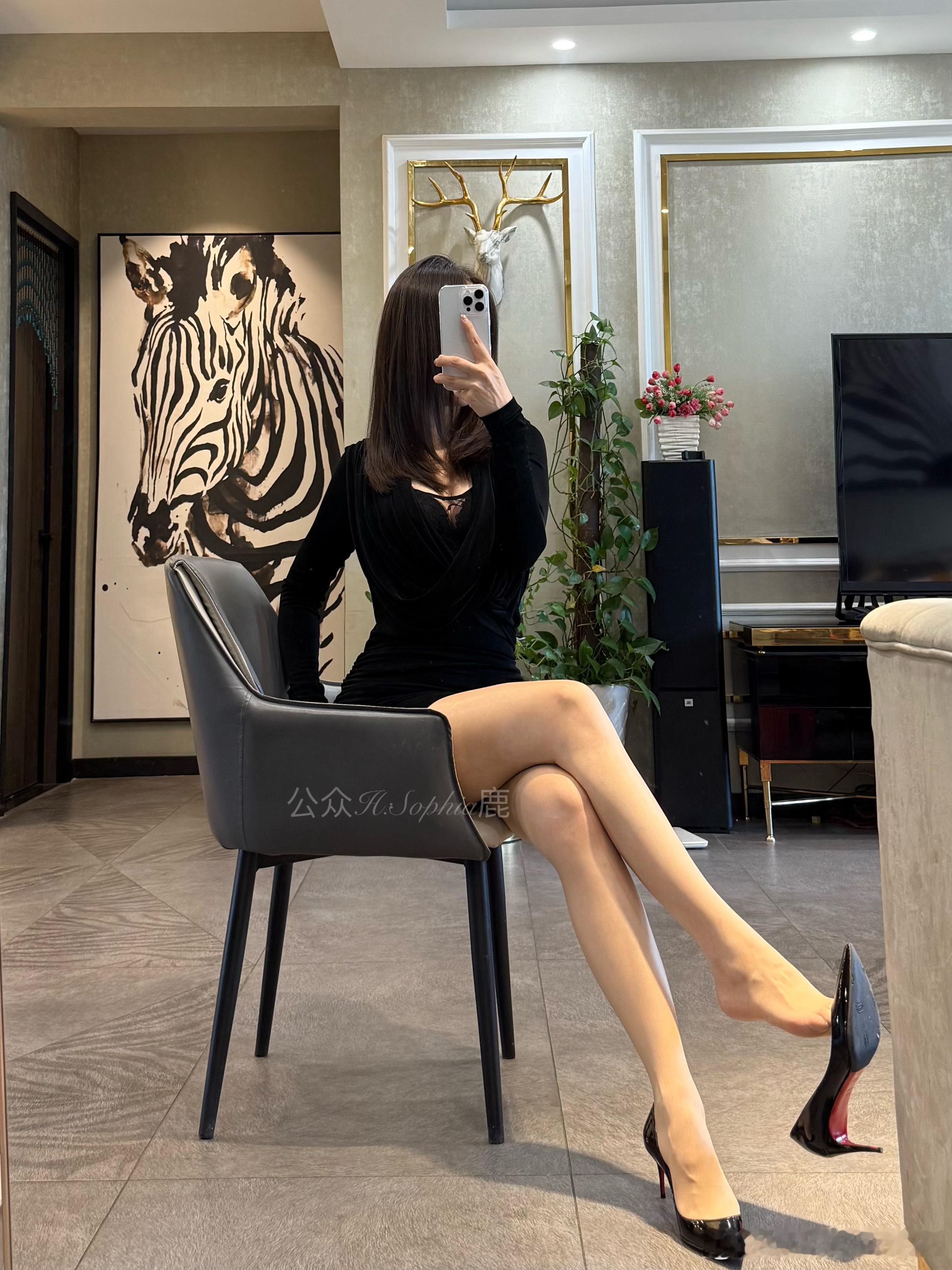 魅影油亮肤ootd  ​​​