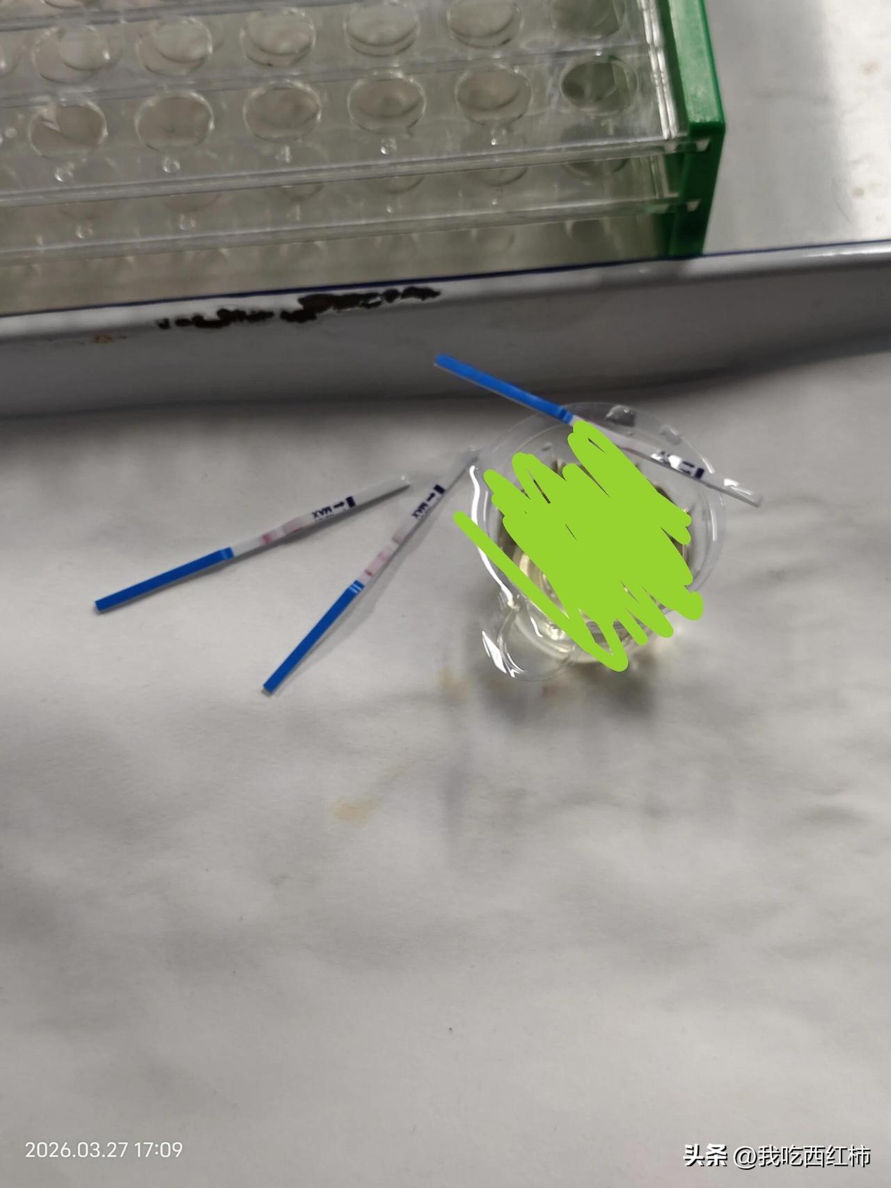 真是什么人都能在医院上班，开眼了
666……
我月经不调，来看医生。
医生不放心