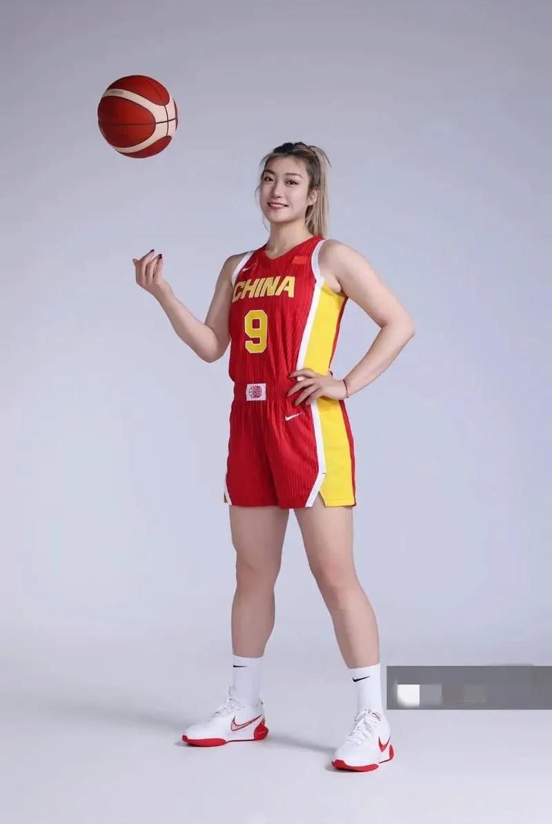 集训名单一出，这六名老将恐再无缘国家队。
宫鲁鸣的集训引来铺天盖地的讨论，但名单