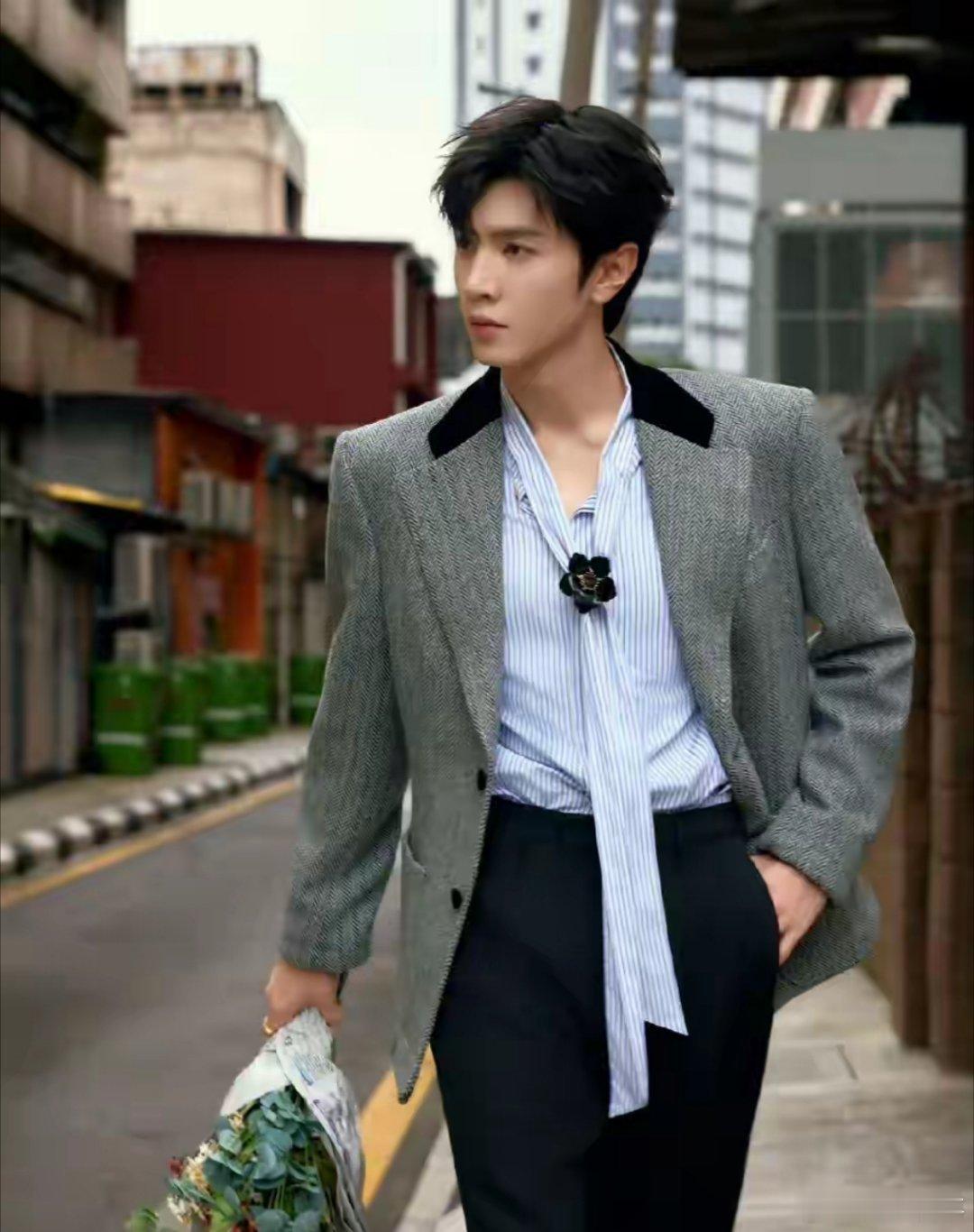 陈哲远马来西亚人气鲨疯了吉隆坡的热情直接拉满！机场被围得水泄不通，见面会尖叫声差