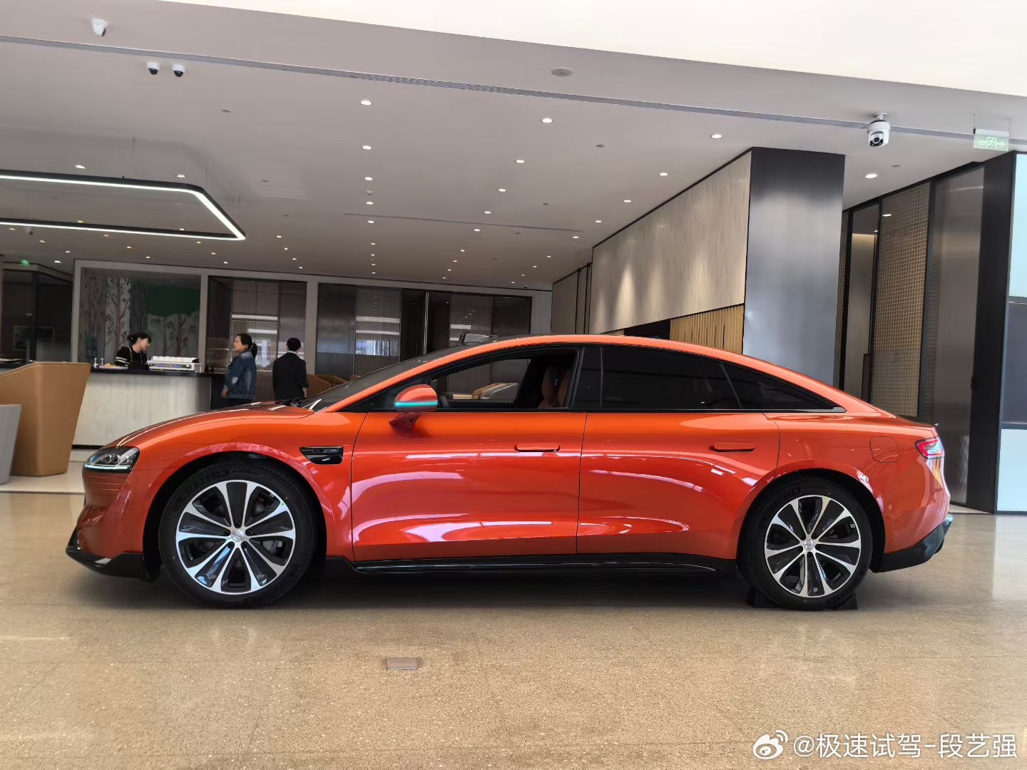 智界S7 橙色确实亮眼！大v聊车智界s7