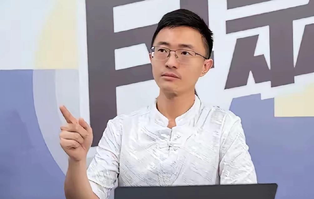 真的太敢说了！
台湾新党侯汉廷直接给大陆支招，这番话简直说到心坎里：武力统一成本