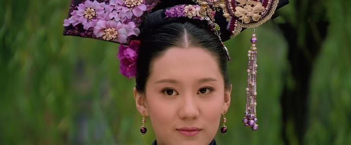 杀她的刀，是她对王爷最后的深情。
你以为深宫杀人只为争宠？
错了。
甄嬛毒杀孟静