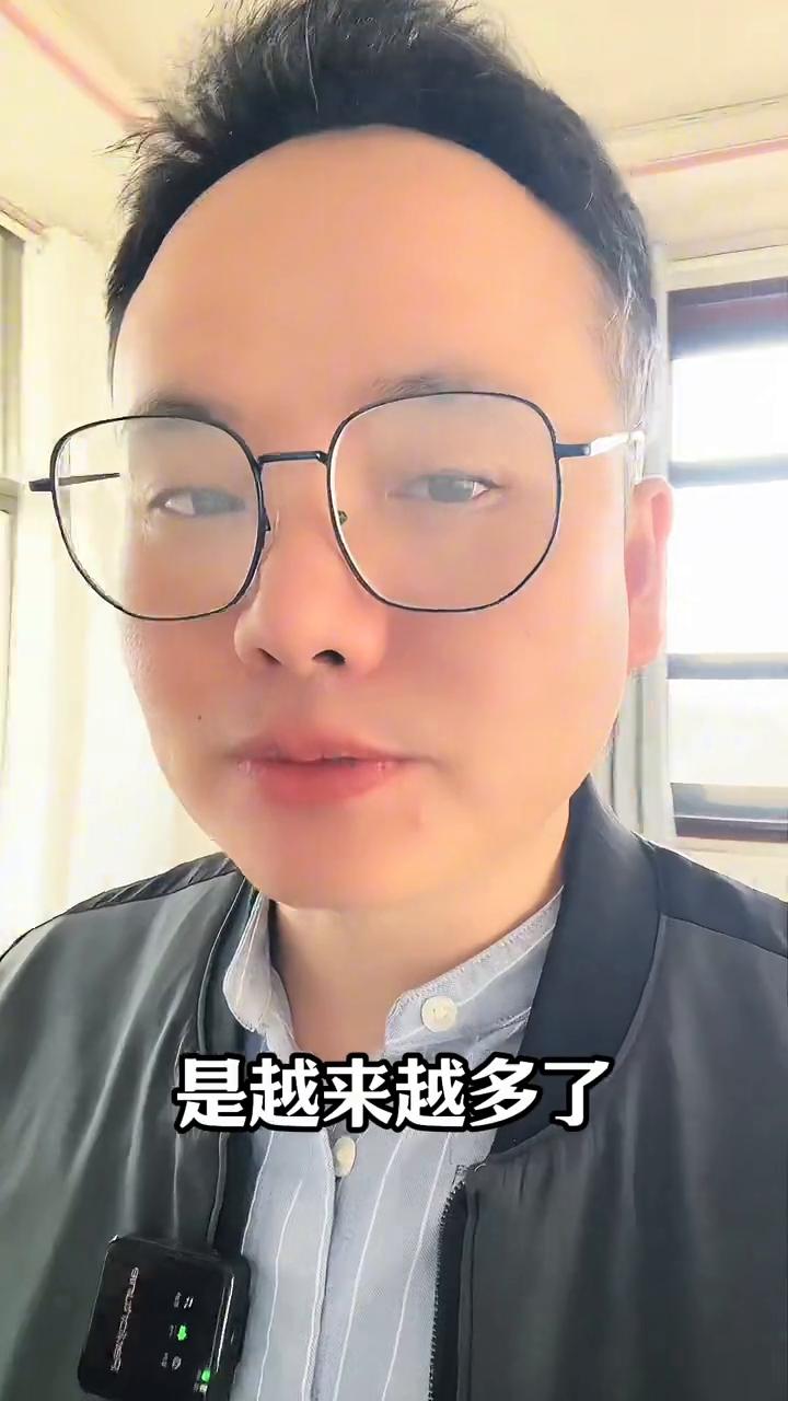 微信自动扣费，赶紧的关闭掉。
太吓人了，朋友们，微信竟然会自动的悄悄扣费，这事你