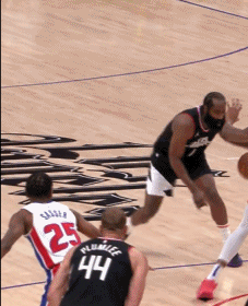 NBA赛场消息：活塞106:112输给快船！
谁能告诉我，哈登这个球是怎么丢的？