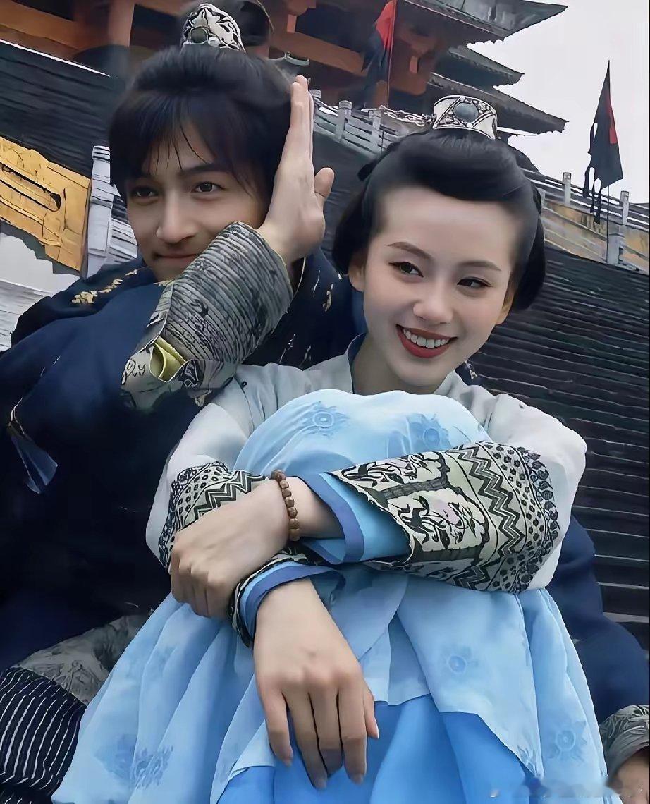 看了刘诗诗和胡歌为《生命树》的互动我特意去查了一下他俩的渊源不查不知道，一查惊呆