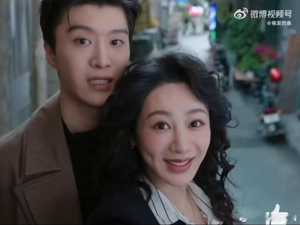 杨紫首次挑战超40岁年龄跨度角色之前和范丞丞挑战演高中生，演的活灵活现栩栩如生