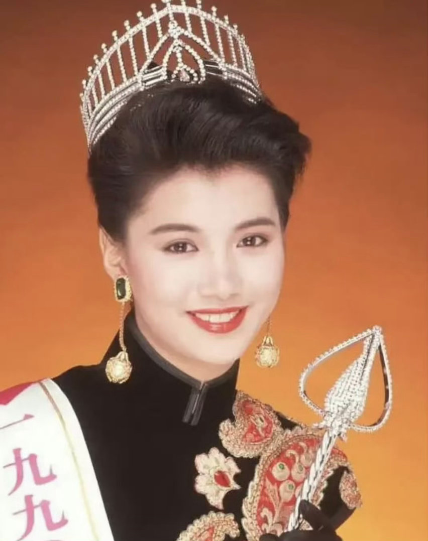 袁咏仪曾在业内被身材霸凌袁咏仪在桃花坞里自曝曾在业内被身材霸凌，这么美的靓靓年轻