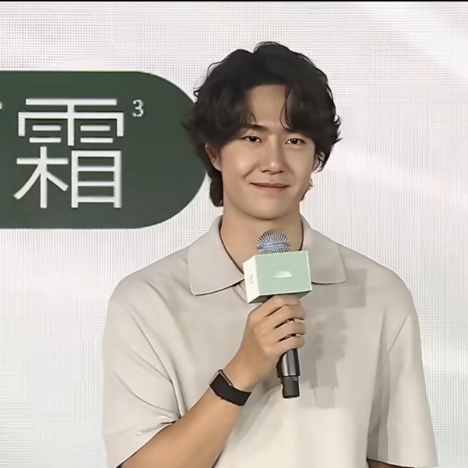 这个果果脑说完95岁生日就在这萌萌地笑 ​​​