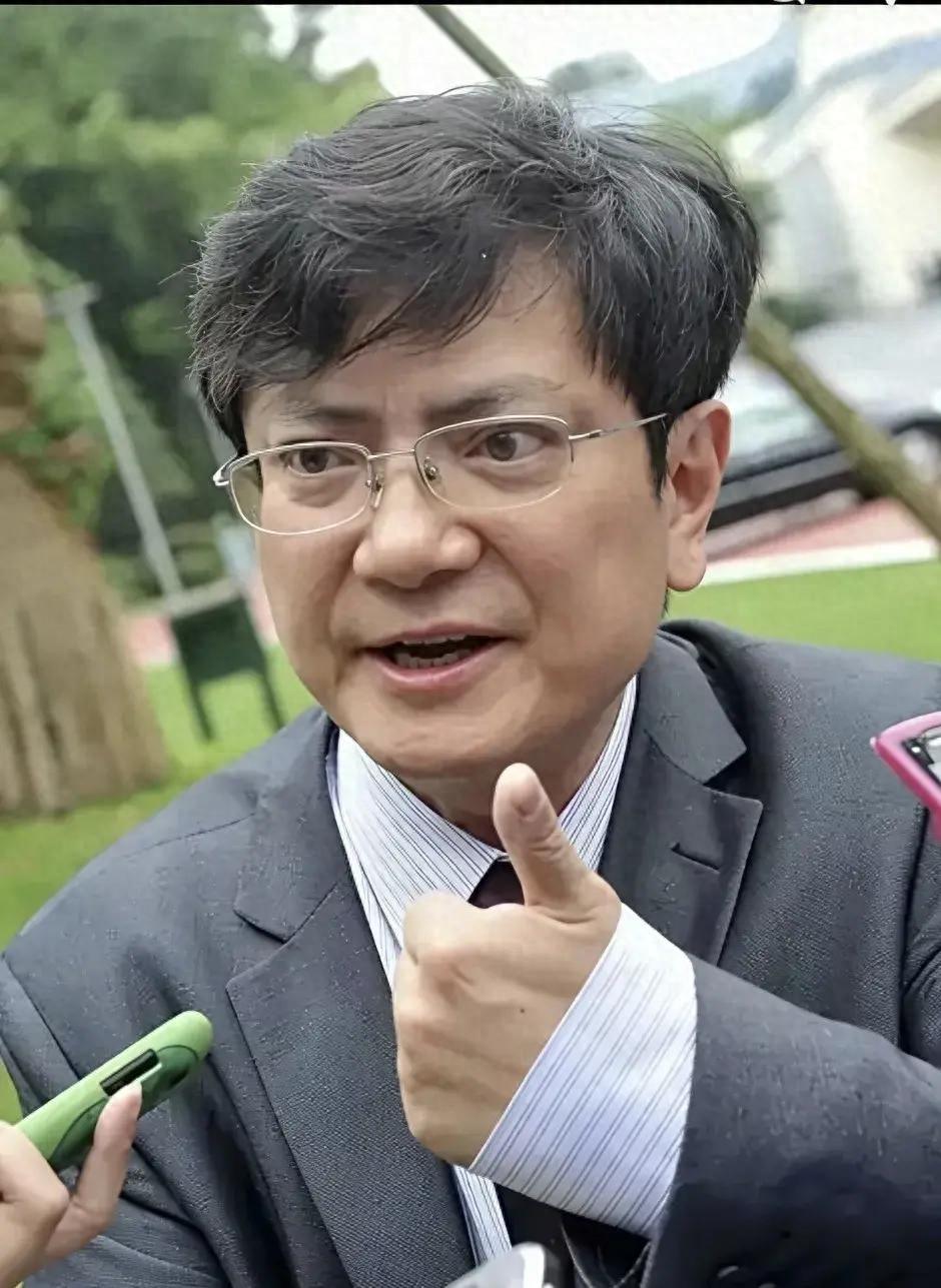 一位经济学家说:"现在最严重的问题，已经不是00后不结婚，90后不生娃，而是生娃