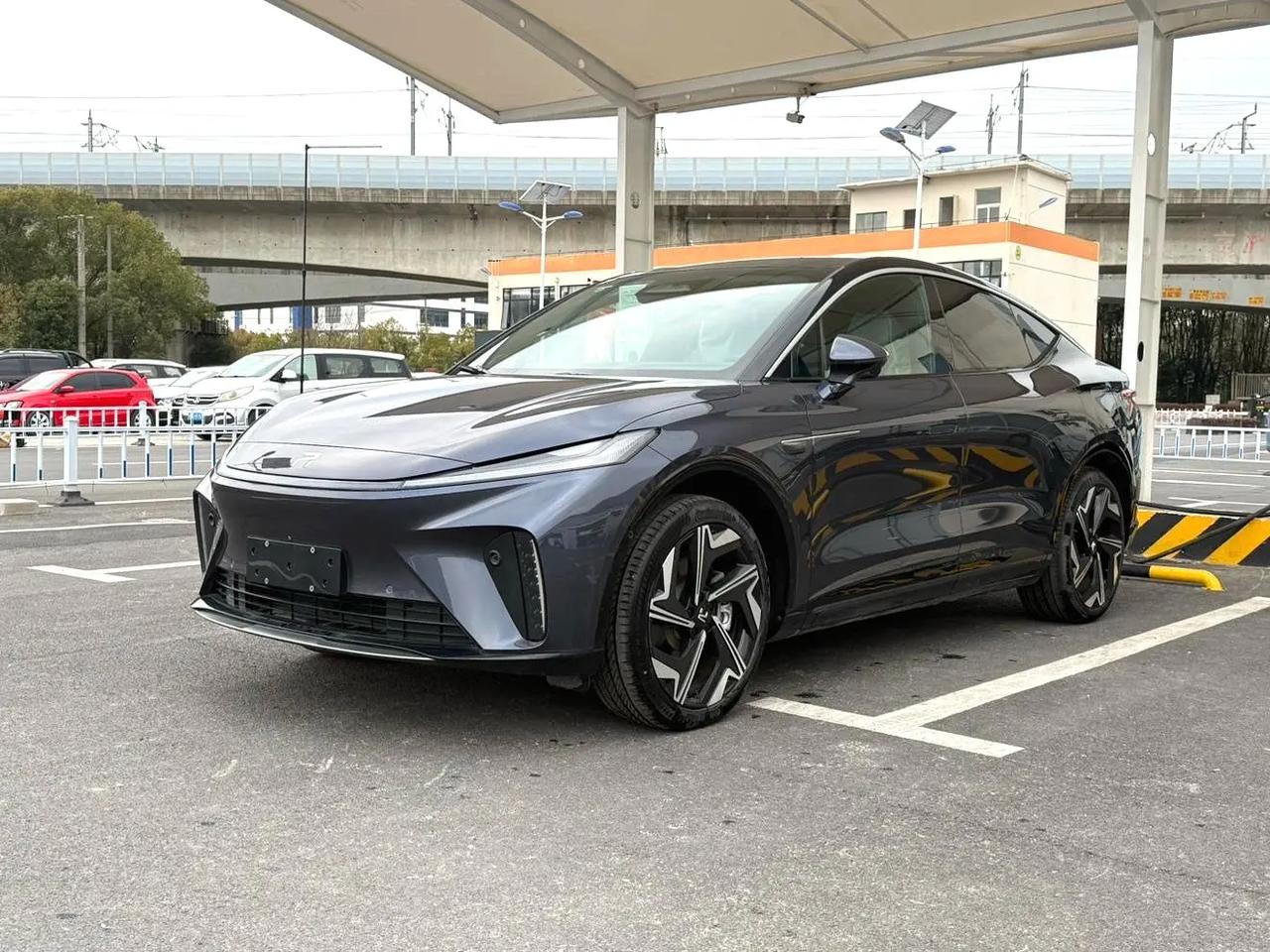 飞凡 2023款 R7 性能屏霸Pro版 准新库存车 包牌包税 原版原漆 选配4