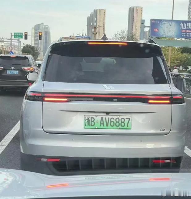 恍然一眼是真看不出问题，后面仔细一看，理想啥时候干了个“C10”出来[笑cry]