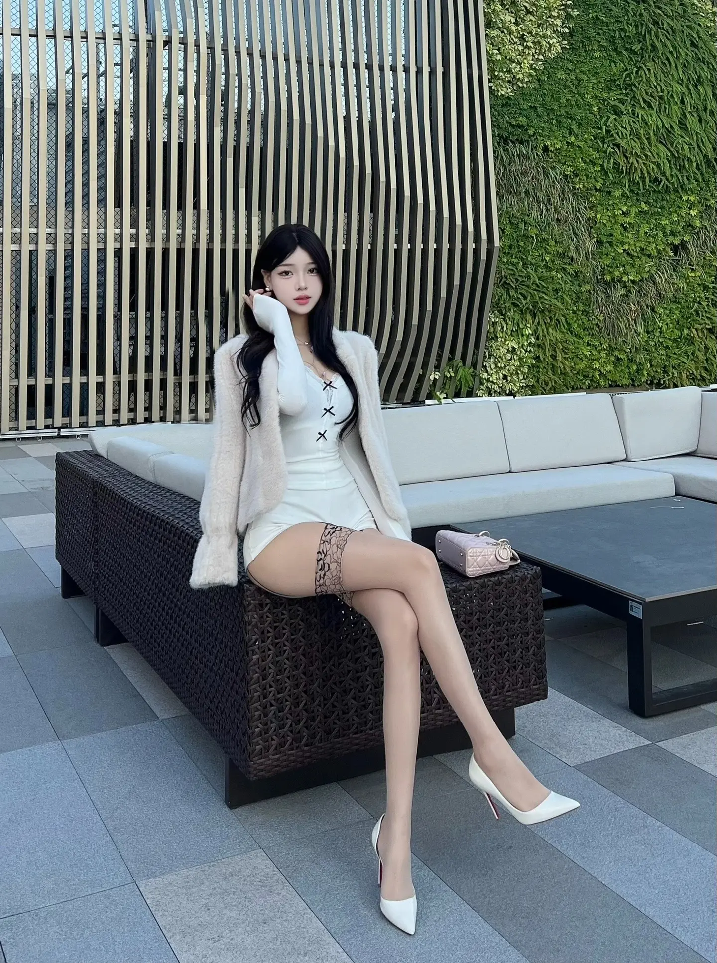 喜欢和你玩 有种逗小狗的感觉。