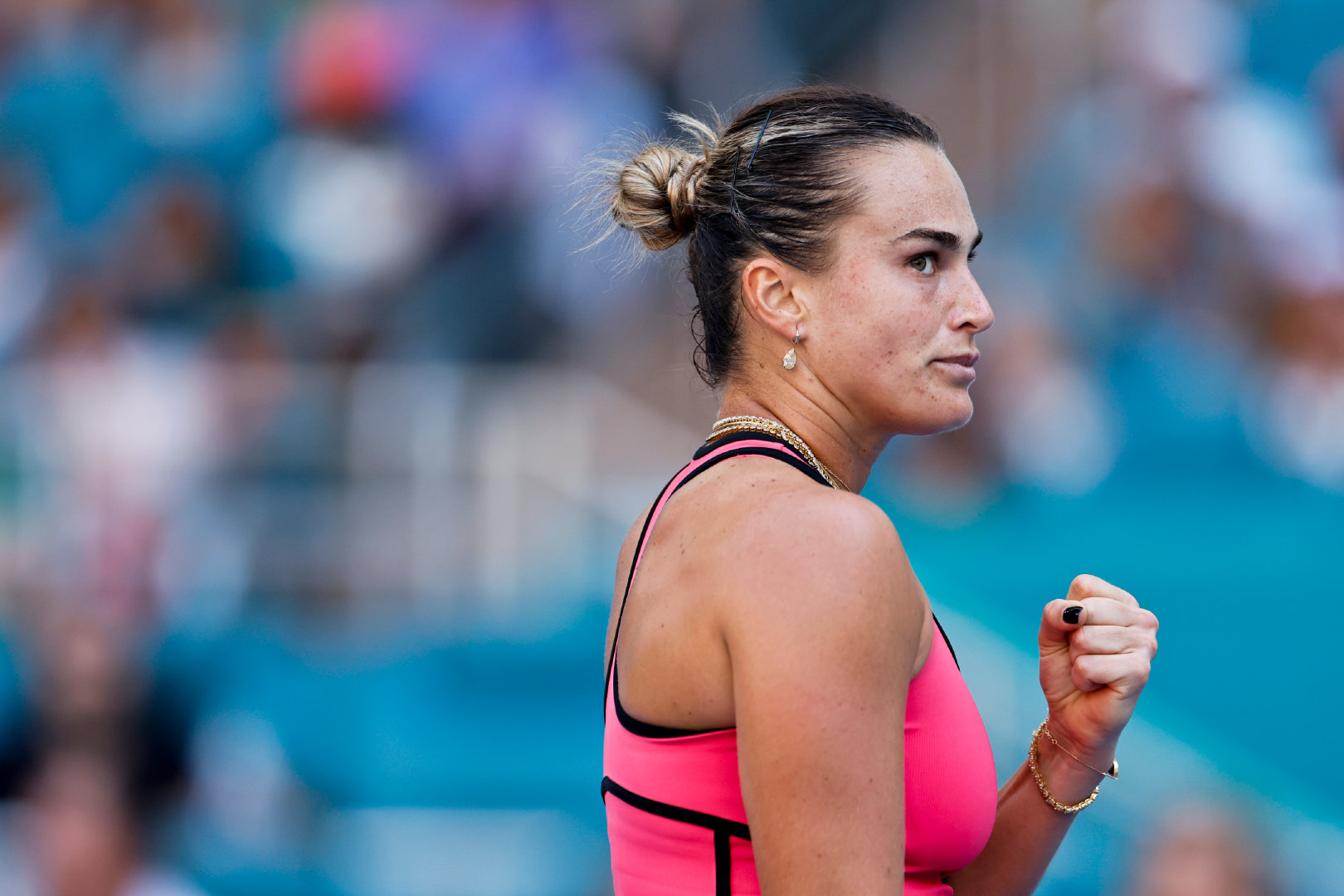 继续坐稳球后宝座👑排名观察 本周是萨巴伦卡连续第76周位居世界第一，这也超越了