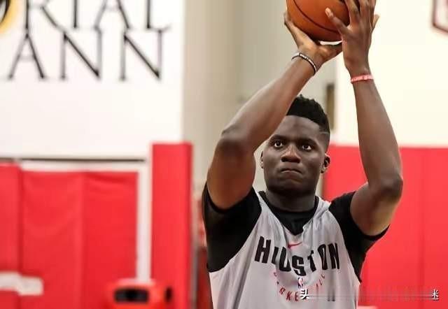 火箭目前最忠诚的就是老将卡佩拉与范弗里特！！！