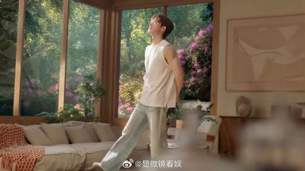 王星越回应茶不离手王星越回应“茶不离手”的话题啦！从拍戏间隙到朋友聚餐，再到宅家