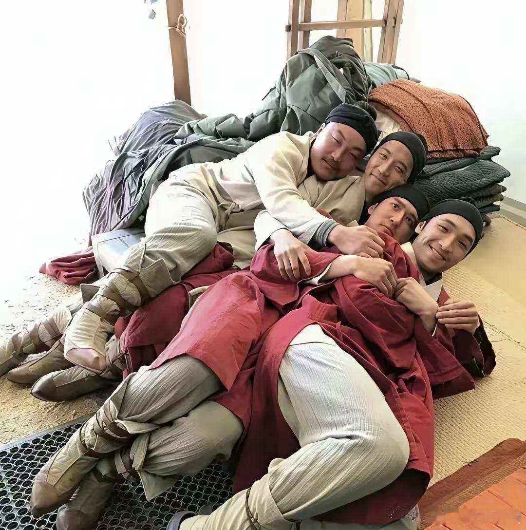 难怪刘亦菲一脸生无可恋的样子哦！换我也是一样！ ​​​