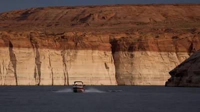 Lake Powell已经跌至历史最低水位 影响供水和电力Lake Powell