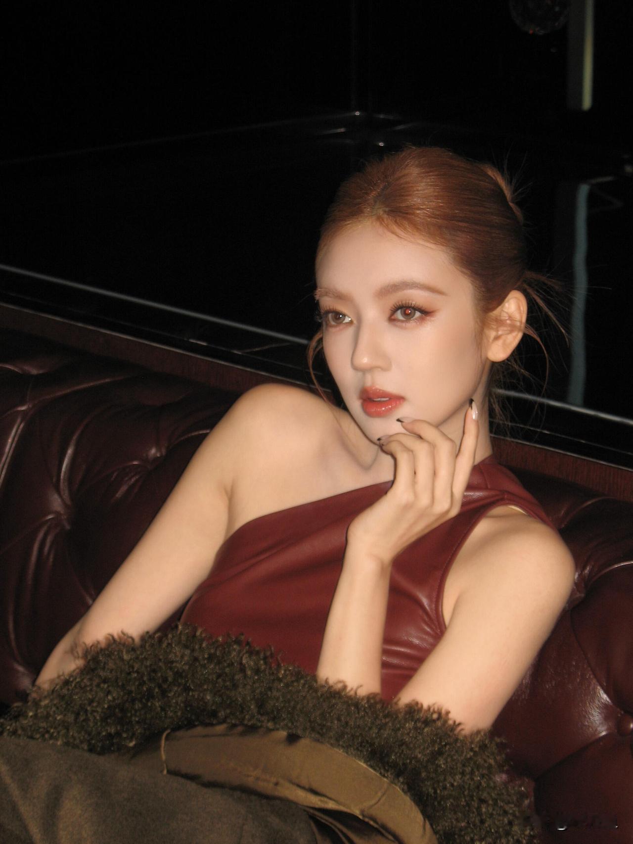 何瑞贤-一组朦胧美照