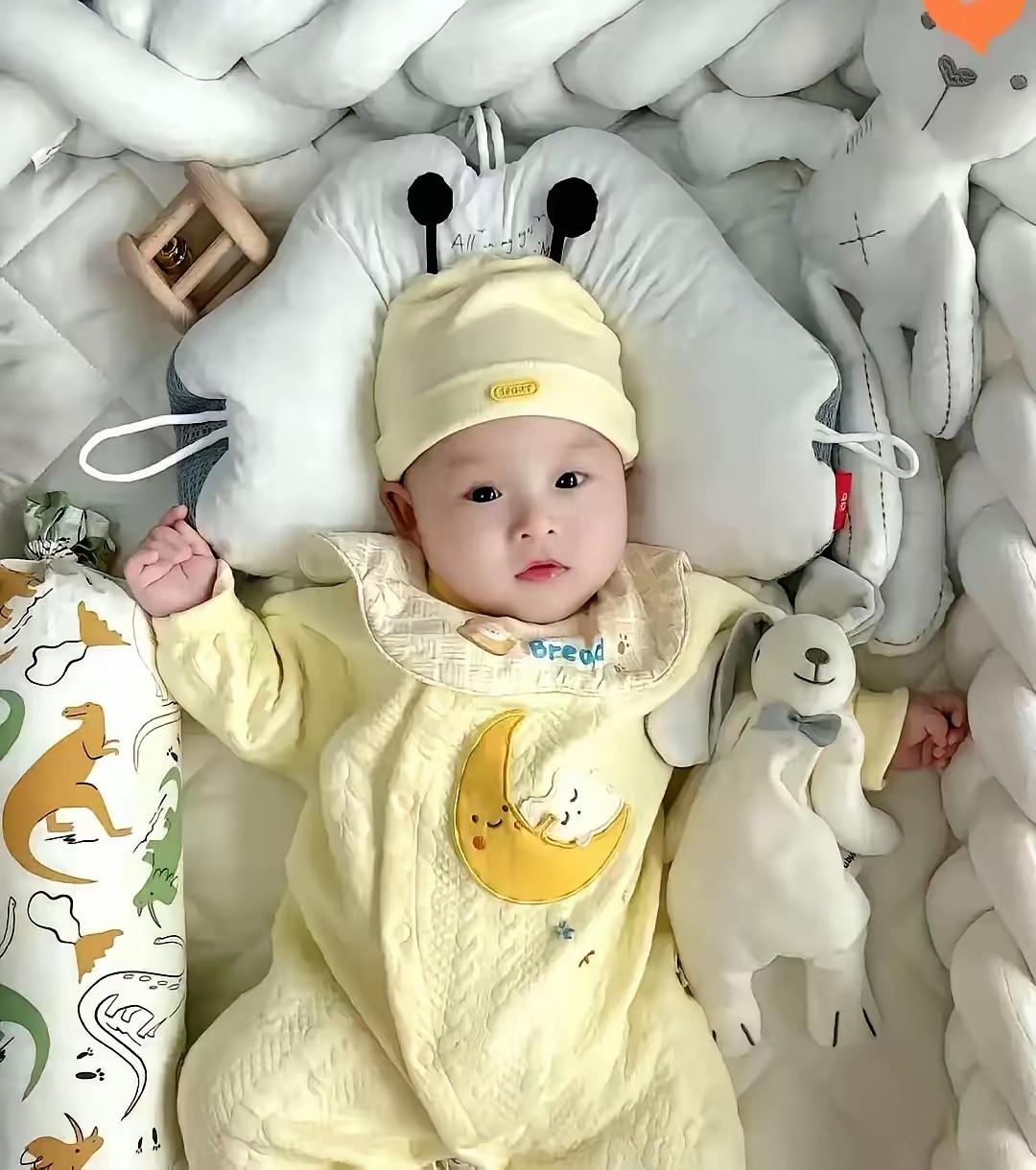 怀孕8个月痛失丈夫！父母逼她引产，公婆却主动放手：孩子去留全凭你
“孩子，你爸走