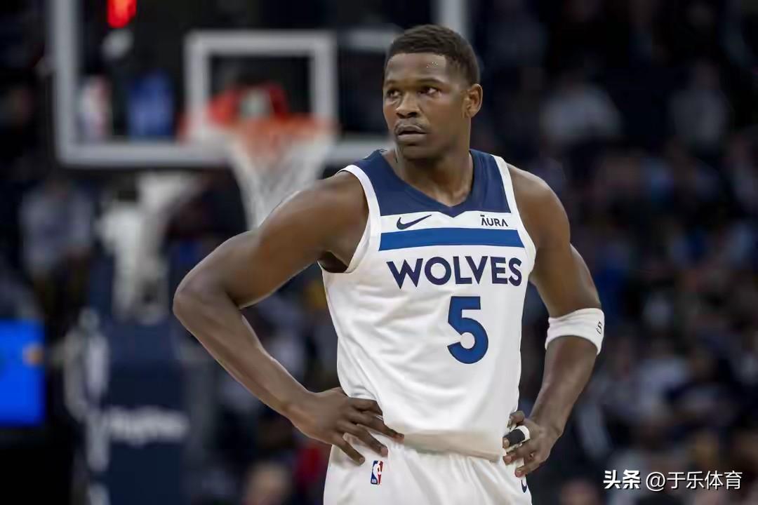 爱德华兹膝盖受伤森林狼很难守住西部第6名
据森林狼官方消息，爱德华兹膝盖出现炎症