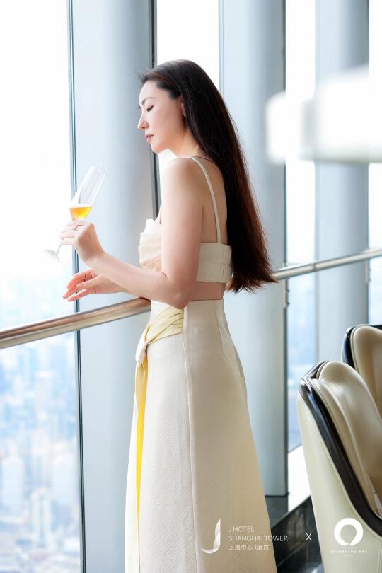 陆家嘴120层的餐厅｜喝杯气泡茶🥂