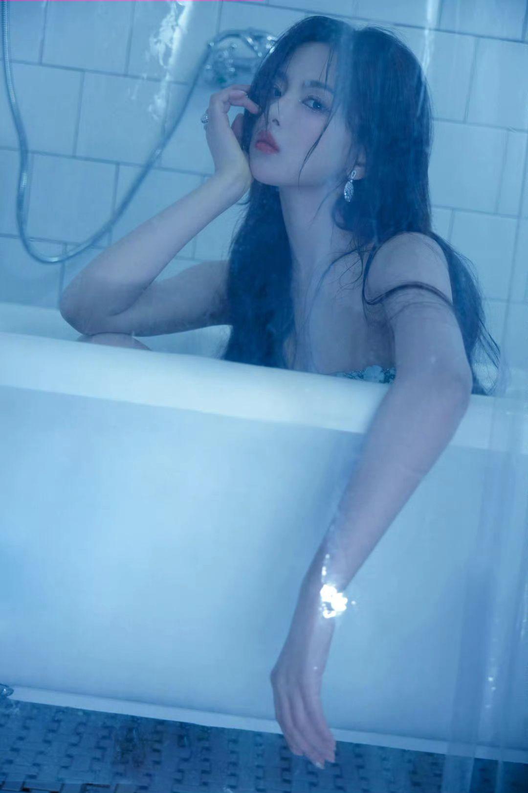 雪精灵眼妆仙女都在玩水
