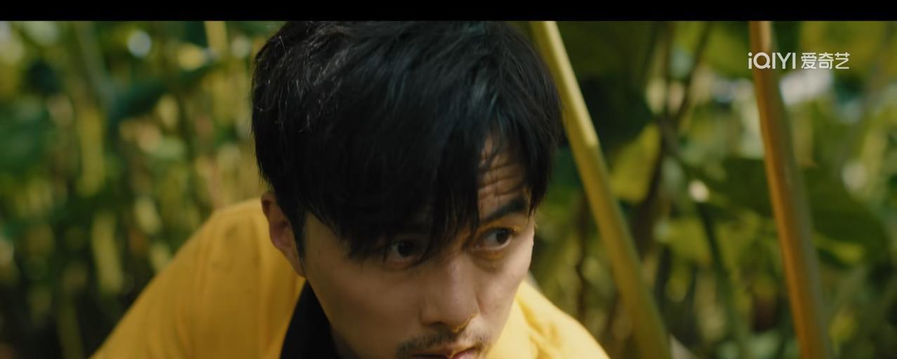 丁来被卡车撞飞瞬间才懂，他死不是因为杀人，是因为跑了！
他攥着没上膛的枪，血顺着