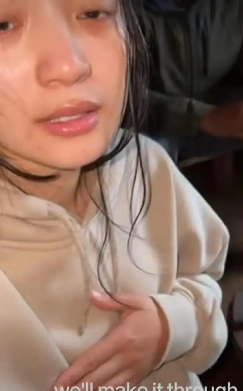 万万没想到
因为爱情和h人到了非洲，怀孕一个多月了哭着喊着想回国孕检。哎，现在的