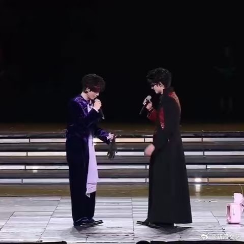 棍铲双人talking全程 青岛演唱会收获满满感动！棍铲双人talking轻松愉