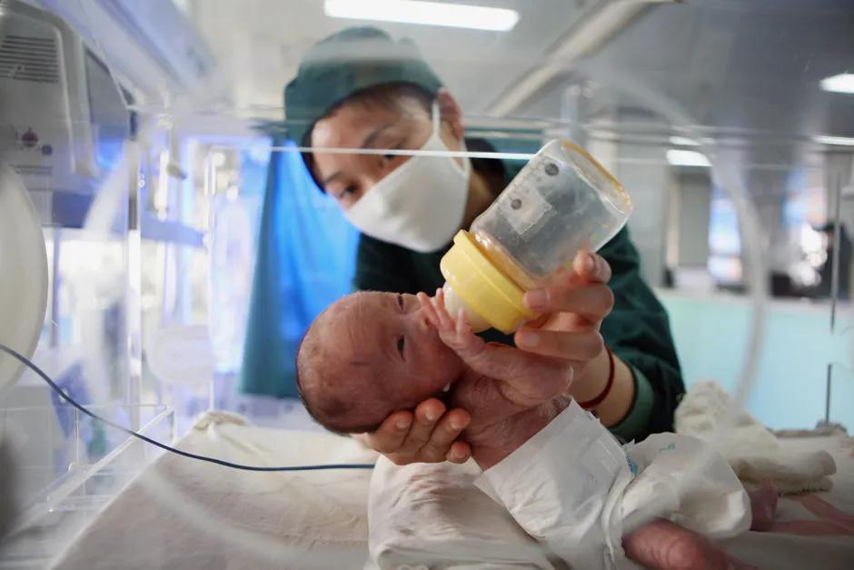 专家预测错了！龙年并未出现“生育小高峰”，截止到上半年五月我国新生儿只有420万