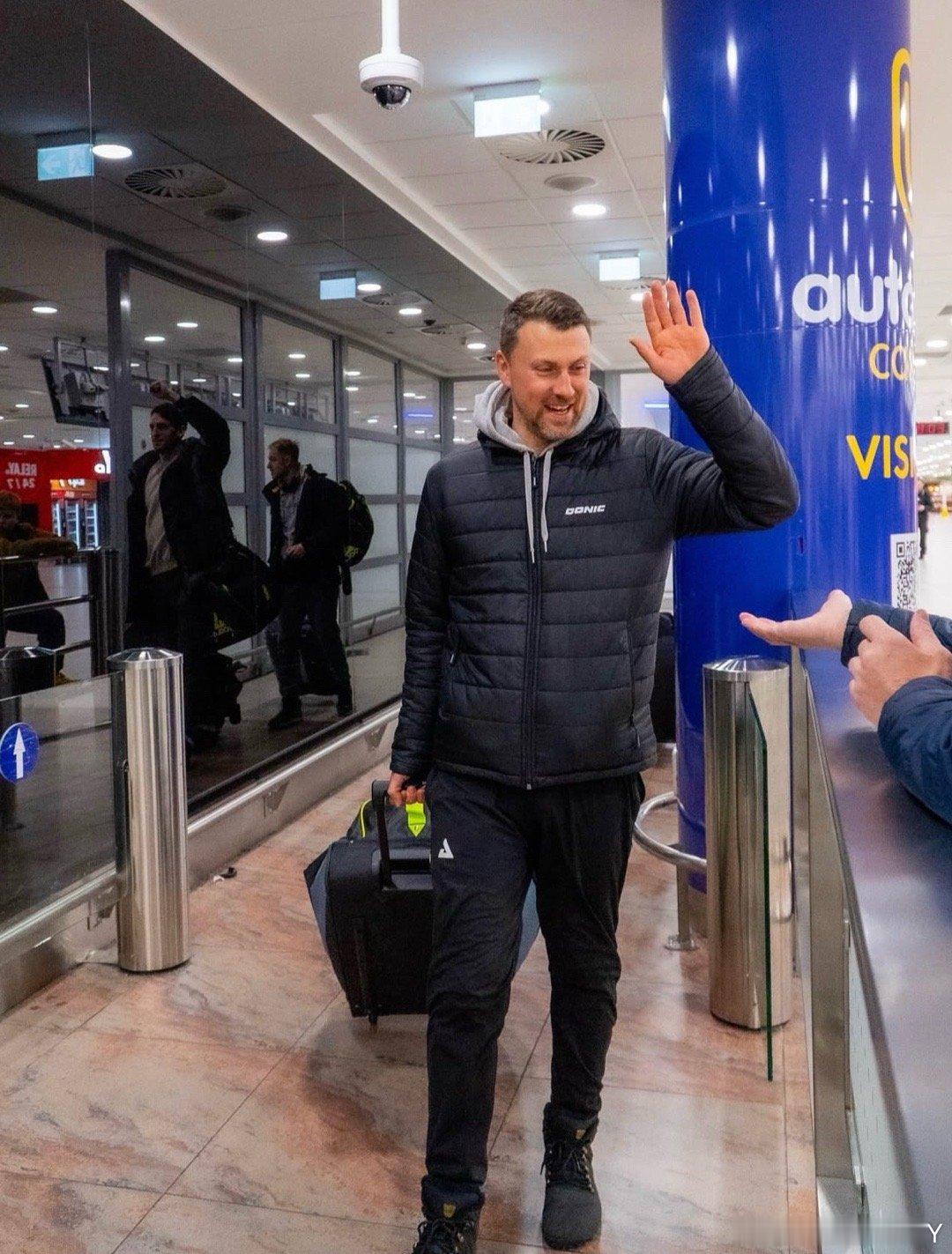 木耳三老和教练Eric（bushi 三少（约内斯库 门格尔 弗雷塔斯）已经到布拉