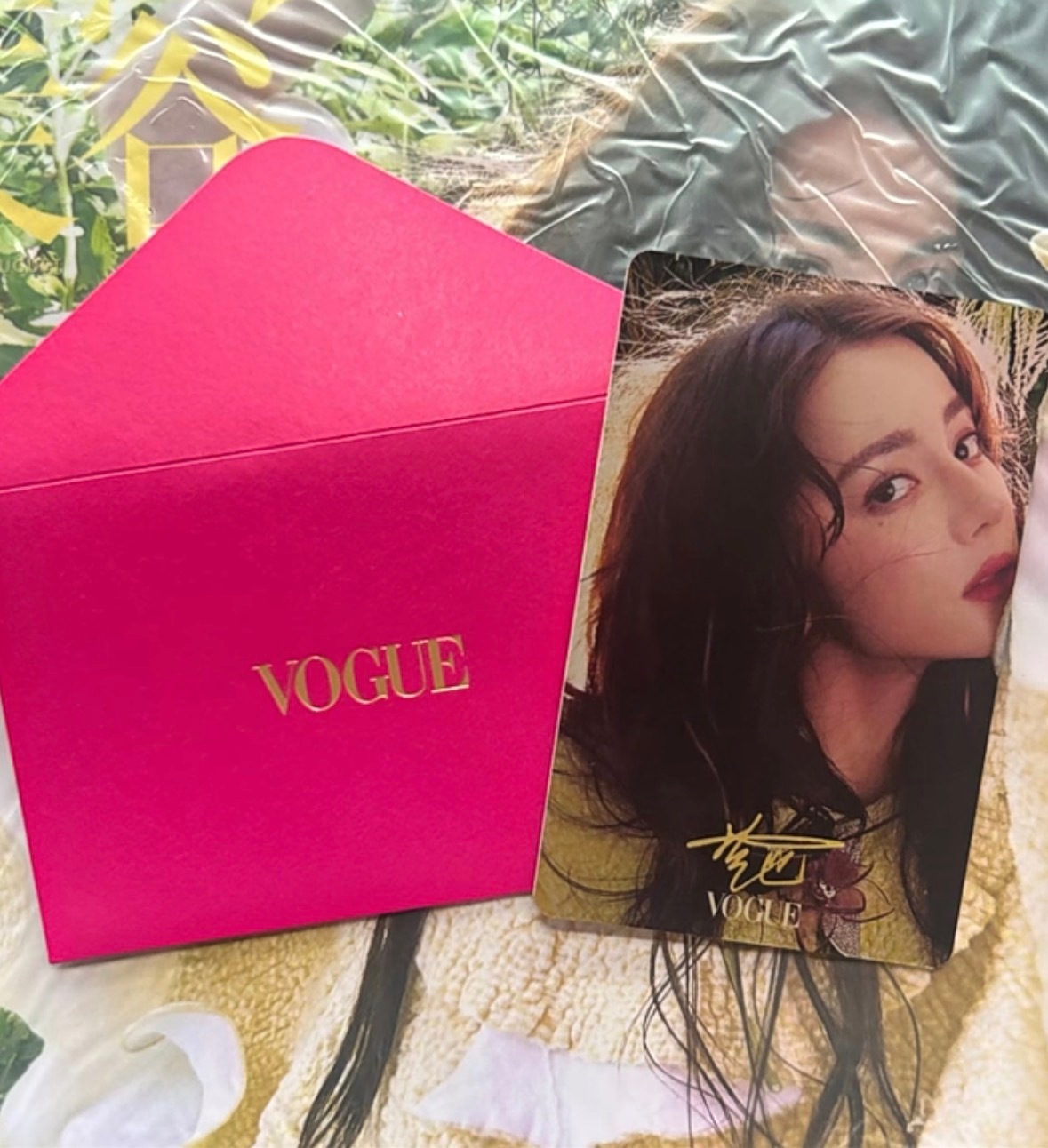 迪丽热巴VOGUE未公开小卡 