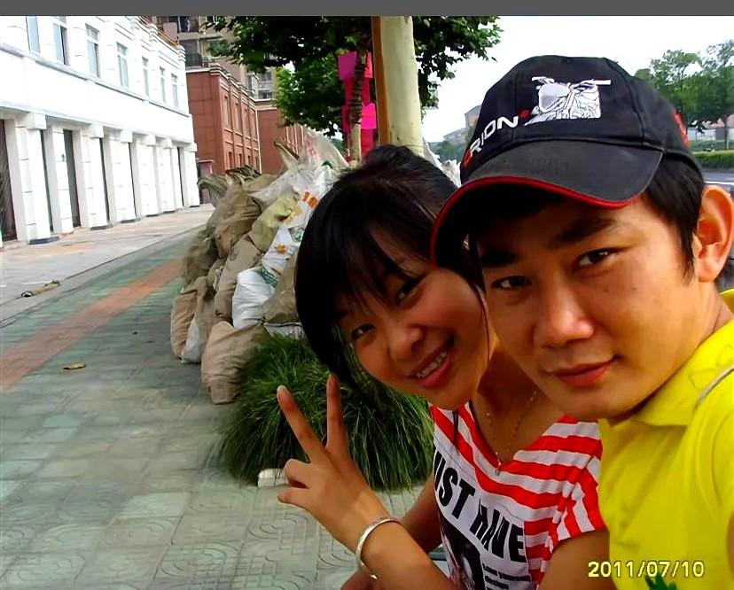 没想到他的女儿也很可！

湖南怀化农村出来的张雪，14岁辍学修车，现在他造的摩托