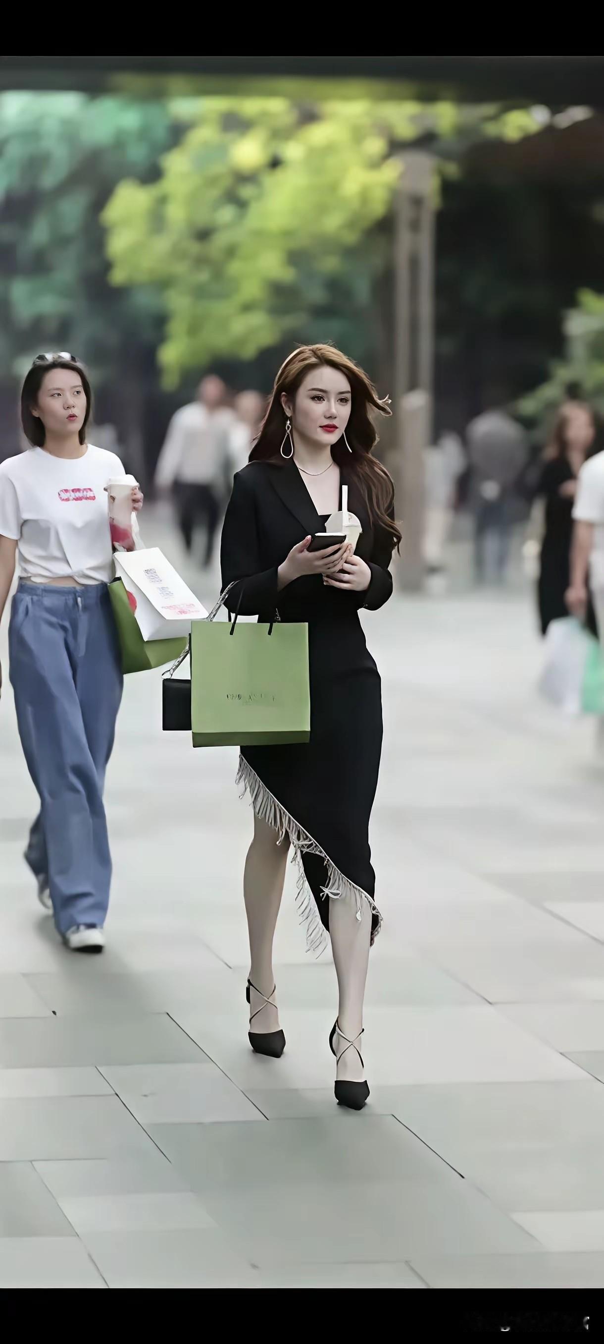 为什么漂亮的女孩都喜欢高跟鞋