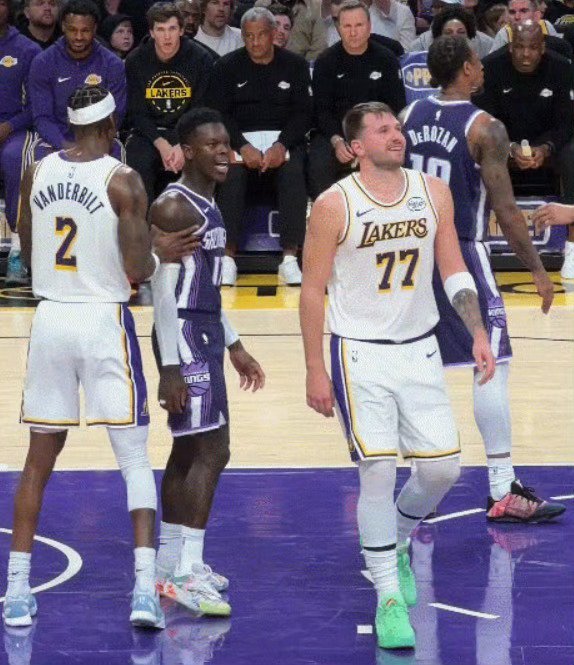 明天热门：小黑打战东契奇呀！骑士vs湖人