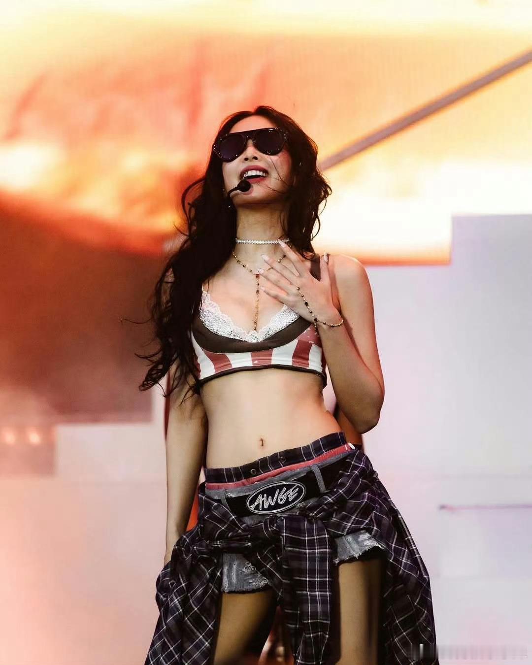 Jennie这个舞台疯子jennie享受舞台，看jennie舞台更是一种享受